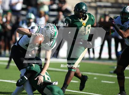 Thumbnail 3 in DeSoto vs. Southlake Carroll (UIL 6A Football Div II State Semi-Finals) photogallery.