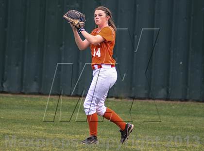 Thumbnail 1 in Mineola vs Lone Star (UIL 3A Regional Semifinal) photogallery.