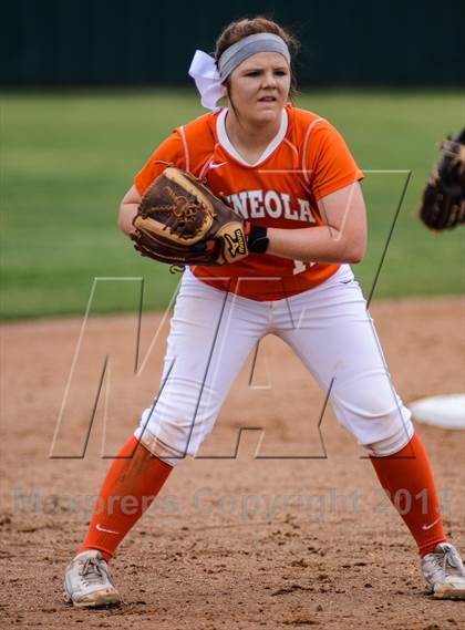 Thumbnail 2 in Mineola vs Lone Star (UIL 3A Regional Semifinal) photogallery.