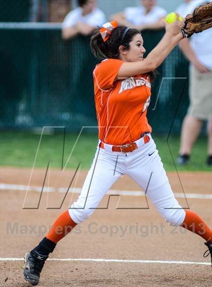 Thumbnail 3 in Mineola vs Lone Star (UIL 3A Regional Semifinal) photogallery.
