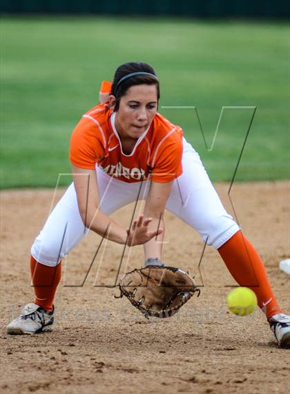 Thumbnail 3 in Mineola vs Lone Star (UIL 3A Regional Semifinal) photogallery.