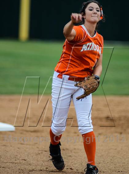 Thumbnail 3 in Mineola vs Lone Star (UIL 3A Regional Semifinal) photogallery.