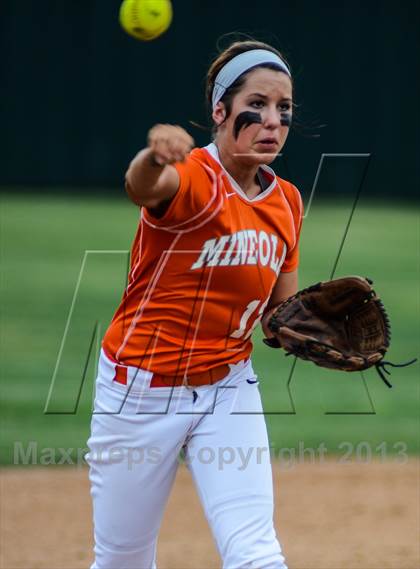 Thumbnail 1 in Mineola vs Lone Star (UIL 3A Regional Semifinal) photogallery.