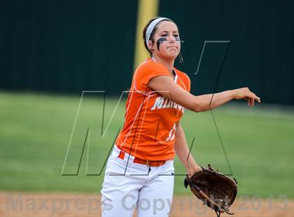 Thumbnail 2 in Mineola vs Lone Star (UIL 3A Regional Semifinal) photogallery.