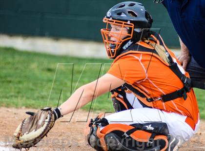 Thumbnail 3 in Mineola vs Lone Star (UIL 3A Regional Semifinal) photogallery.
