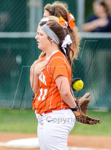 Thumbnail 2 in Mineola vs Lone Star (UIL 3A Regional Semifinal) photogallery.