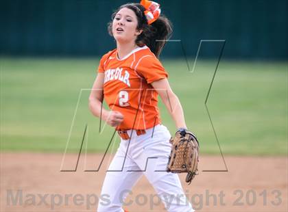 Thumbnail 1 in Mineola vs Lone Star (UIL 3A Regional Semifinal) photogallery.