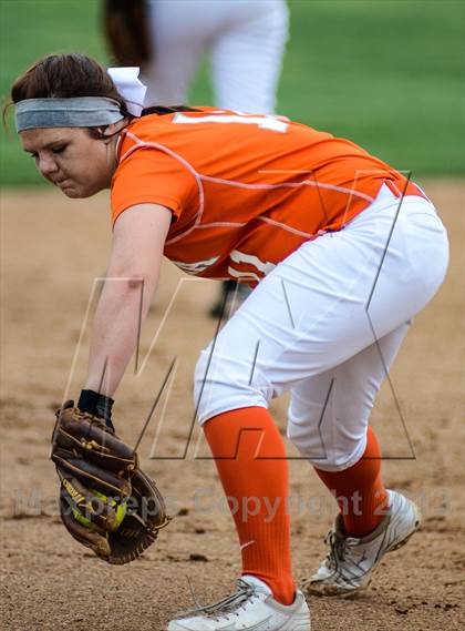 Thumbnail 1 in Mineola vs Lone Star (UIL 3A Regional Semifinal) photogallery.