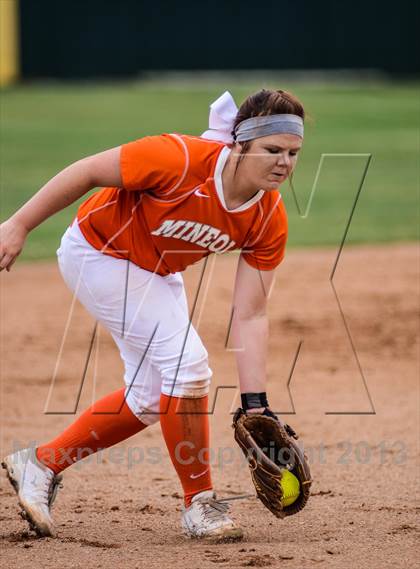 Thumbnail 1 in Mineola vs Lone Star (UIL 3A Regional Semifinal) photogallery.
