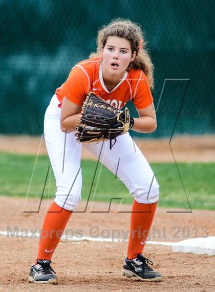 Thumbnail 1 in Mineola vs Lone Star (UIL 3A Regional Semifinal) photogallery.