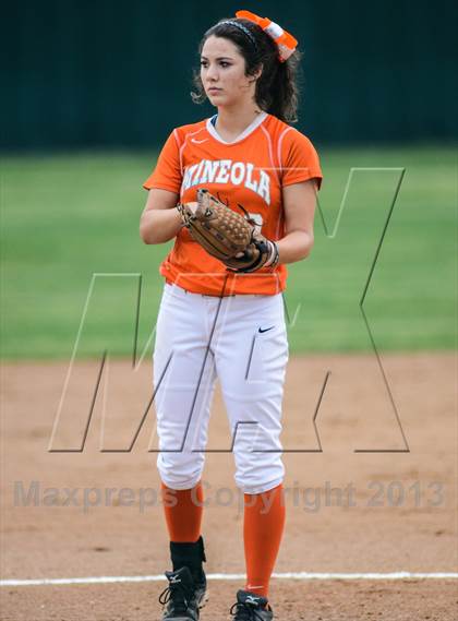 Thumbnail 1 in Mineola vs Lone Star (UIL 3A Regional Semifinal) photogallery.