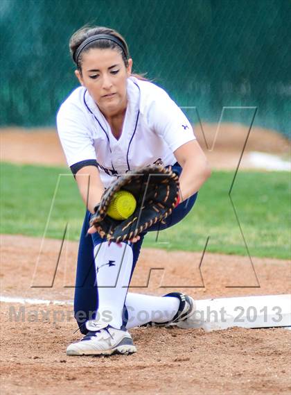 Thumbnail 3 in Mineola vs Lone Star (UIL 3A Regional Semifinal) photogallery.