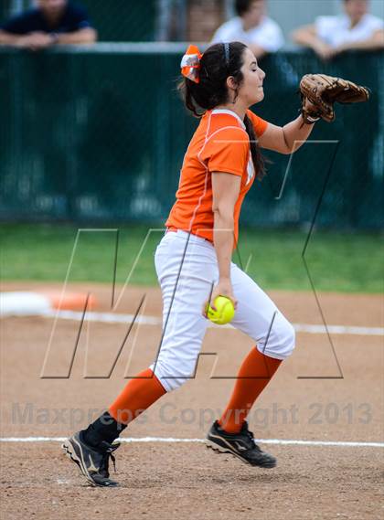 Thumbnail 1 in Mineola vs Lone Star (UIL 3A Regional Semifinal) photogallery.