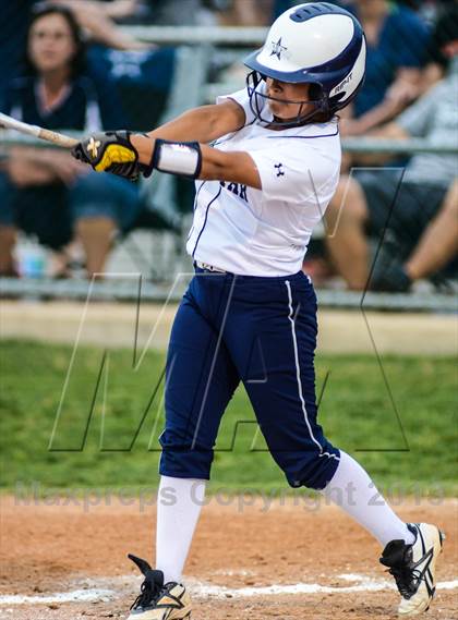 Thumbnail 1 in Mineola vs Lone Star (UIL 3A Regional Semifinal) photogallery.