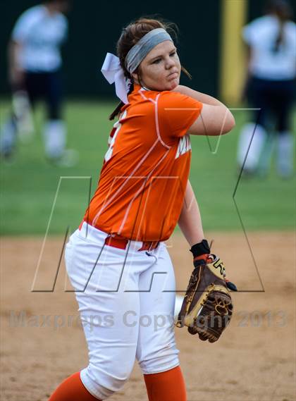 Thumbnail 2 in Mineola vs Lone Star (UIL 3A Regional Semifinal) photogallery.