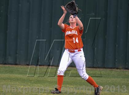 Thumbnail 2 in Mineola vs Lone Star (UIL 3A Regional Semifinal) photogallery.