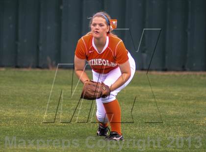 Thumbnail 3 in Mineola vs Lone Star (UIL 3A Regional Semifinal) photogallery.