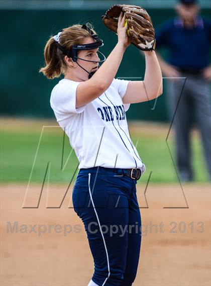 Thumbnail 2 in Mineola vs Lone Star (UIL 3A Regional Semifinal) photogallery.
