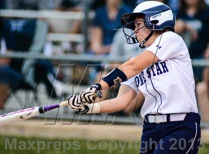 Thumbnail 2 in Mineola vs Lone Star (UIL 3A Regional Semifinal) photogallery.