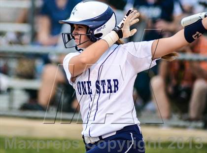 Thumbnail 3 in Mineola vs Lone Star (UIL 3A Regional Semifinal) photogallery.