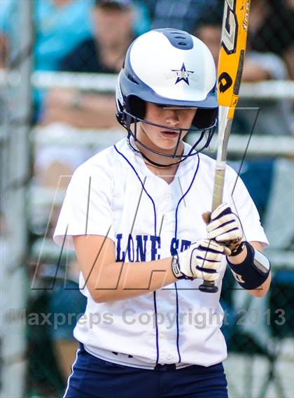 Thumbnail 2 in Mineola vs Lone Star (UIL 3A Regional Semifinal) photogallery.