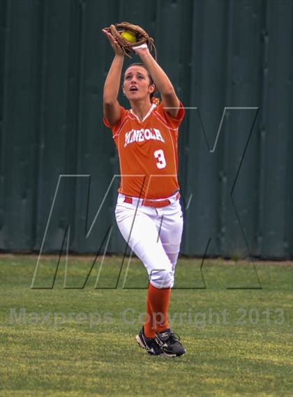 Thumbnail 2 in Mineola vs Lone Star (UIL 3A Regional Semifinal) photogallery.