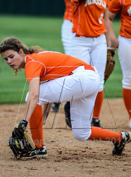 Thumbnail 1 in Mineola vs Lone Star (UIL 3A Regional Semifinal) photogallery.