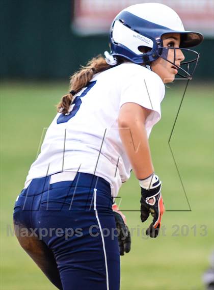 Thumbnail 3 in Mineola vs Lone Star (UIL 3A Regional Semifinal) photogallery.