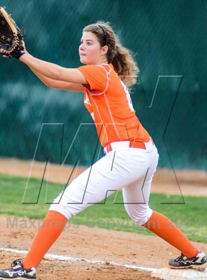 Thumbnail 1 in Mineola vs Lone Star (UIL 3A Regional Semifinal) photogallery.