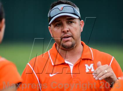 Thumbnail 3 in Mineola vs Lone Star (UIL 3A Regional Semifinal) photogallery.
