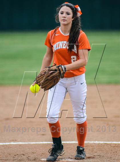 Thumbnail 2 in Mineola vs Lone Star (UIL 3A Regional Semifinal) photogallery.