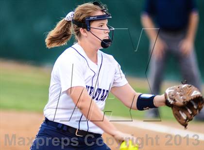 Thumbnail 2 in Mineola vs Lone Star (UIL 3A Regional Semifinal) photogallery.