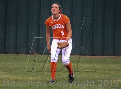 Thumbnail 2 in Mineola vs Lone Star (UIL 3A Regional Semifinal) photogallery.