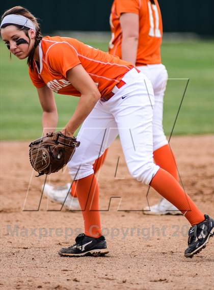 Thumbnail 1 in Mineola vs Lone Star (UIL 3A Regional Semifinal) photogallery.