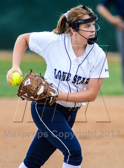 Thumbnail 3 in Mineola vs Lone Star (UIL 3A Regional Semifinal) photogallery.
