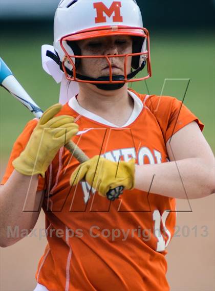 Thumbnail 1 in Mineola vs Lone Star (UIL 3A Regional Semifinal) photogallery.