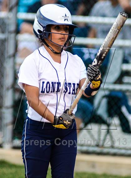 Thumbnail 3 in Mineola vs Lone Star (UIL 3A Regional Semifinal) photogallery.