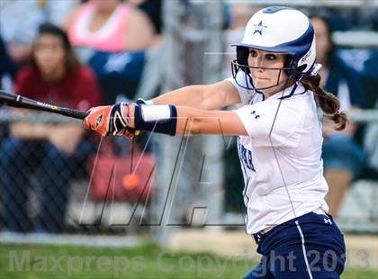 Thumbnail 3 in Mineola vs Lone Star (UIL 3A Regional Semifinal) photogallery.