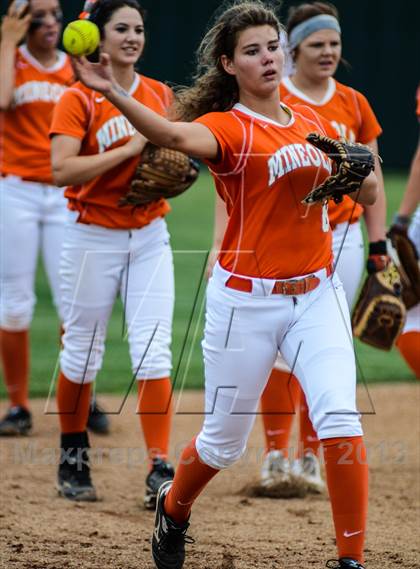 Thumbnail 2 in Mineola vs Lone Star (UIL 3A Regional Semifinal) photogallery.