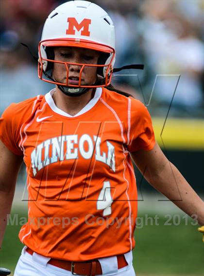 Thumbnail 1 in Mineola vs Lone Star (UIL 3A Regional Semifinal) photogallery.