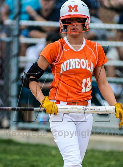 Thumbnail 1 in Mineola vs Lone Star (UIL 3A Regional Semifinal) photogallery.