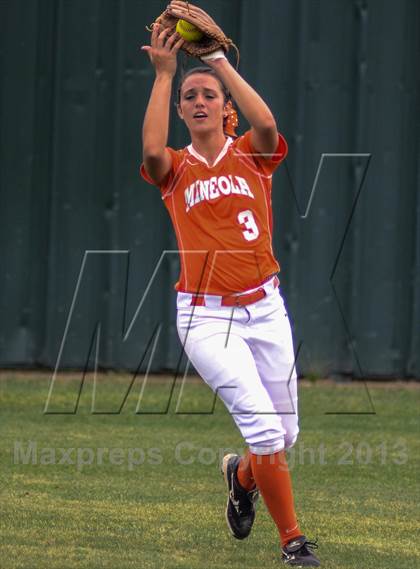 Thumbnail 1 in Mineola vs Lone Star (UIL 3A Regional Semifinal) photogallery.