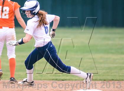 Thumbnail 2 in Mineola vs Lone Star (UIL 3A Regional Semifinal) photogallery.