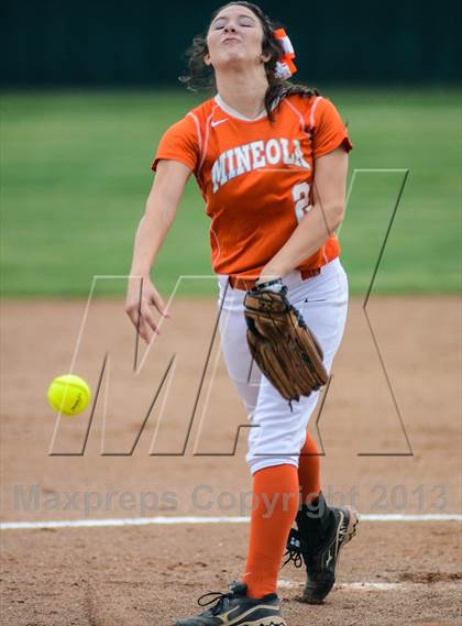 Thumbnail 1 in Mineola vs Lone Star (UIL 3A Regional Semifinal) photogallery.