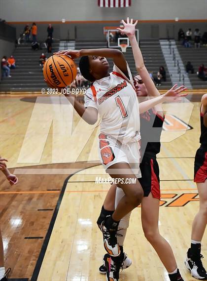 Thumbnail 2 in Albertville @ Grissom photogallery.