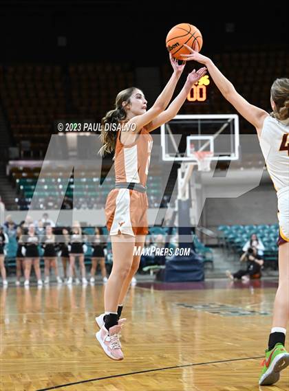 Thumbnail 3 in Windsor vs. Mead (CHSAA 5A Great 8 ) photogallery.