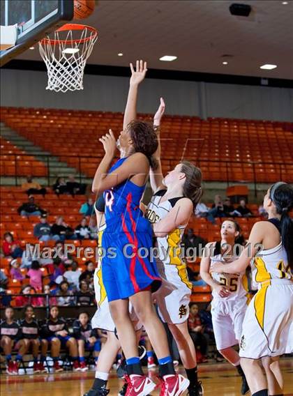 Thumbnail 3 in Amarillo vs. Duncanville (5A Region 1 Semifinal) photogallery.