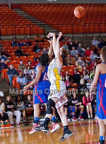 Thumbnail 3 in Amarillo vs. Duncanville (5A Region 1 Semifinal) photogallery.