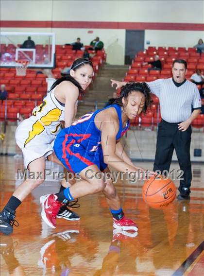 Thumbnail 1 in Amarillo vs. Duncanville (5A Region 1 Semifinal) photogallery.