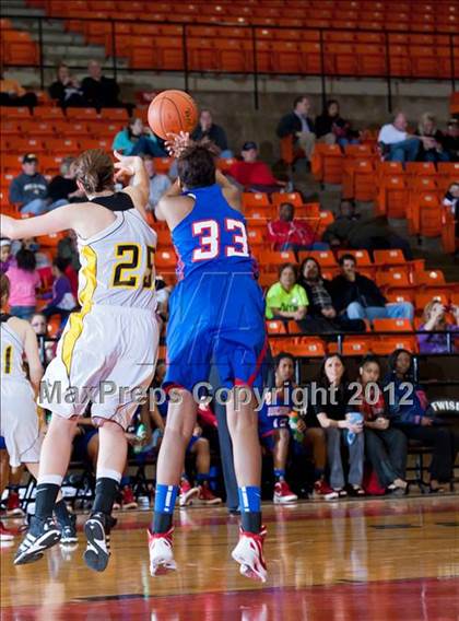 Thumbnail 2 in Amarillo vs. Duncanville (5A Region 1 Semifinal) photogallery.